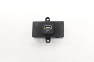 2021-2025 Kia Sorento Seat USB Charging Port - Rear (Used OEM)