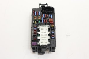 2019-2022 GMC Sierra 1500 Cabin Fuse Relay Junction Box (Used OEM)