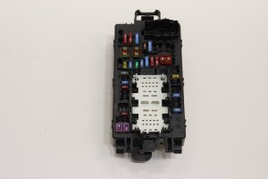 2023-2024 GMC Sierra 1500 Cabin Fuse and Relay Box - Right (Passenger) (Used OEM)