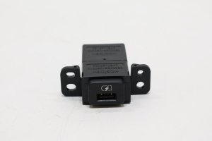 2020-2025 Nissan Sentra Center Console USB Charging Port Outlet - Rear (Used OEM)