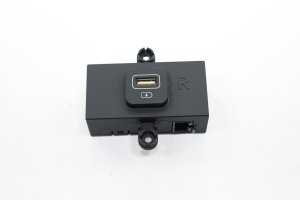 2020-2022 Kia Telluride Quarter Panel USB Charging Port - Rear (Used OEM)