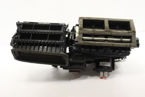 2020-2024 Ford Escape High-Voltage Coolant Heater Assembly (Used OEM)