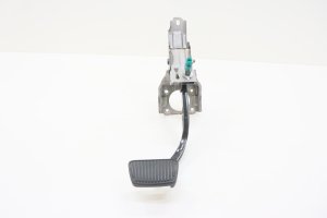 2021-2024 Kia K5 Brake Pedal Assembly with Sensor and Bracket (Used OEM)