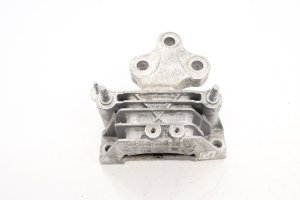 2020-2026 Chrysler Voyager Transmission Mount Bracket (Used OEM)