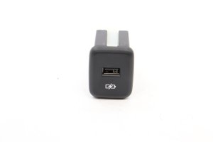 2017-2023 GMC Acadia Quarter Panel USB Outlet - Rear (Used OEM)