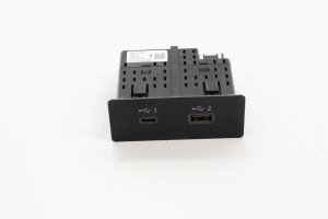 2022-2025 INFINITI QX60 Center Console Dual USB Port Unit (Used OEM)