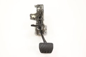 2017-2022 INFINITI Q60 Brake Pedal Assembly with Bracket - Front (Used OEM)