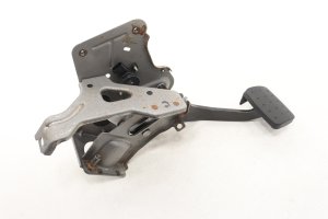 2020 Cadillac XT5 Brake Pedal Assembly with Mounting Bracket (Used OEM)