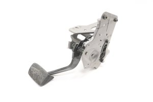 2020 Cadillac XT5 Brake Pedal Assembly with Mounting Bracket (Used OEM)