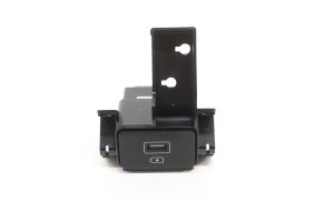2015-2016 Hyundai Genesis Seat Center Armrest USB Charger Port - Rear (Used OEM)