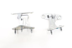 2013-2016 Mercedes-Benz GL450 Silver Door Hinge Set - Front, Right (Passenger) (Used OEM)