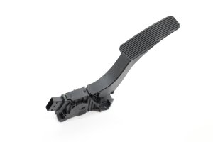 2020-2026 Chrysler Voyager Accelerator Pedal Assembly (Used OEM)