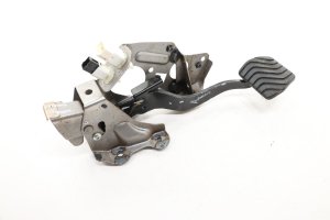 2014-2020 Nissan Rogue Brake Pedal Assembly with Sensor and Bracket (Used OEM)