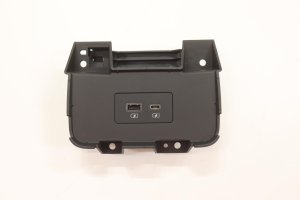 2022-2025 INFINITI QX60 Center Console Dual USB Port Unit (Used OEM)
