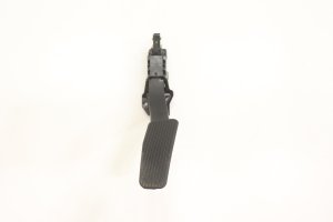 2020-2026 Chrysler Voyager Accelerator Pedal Assembly (Used OEM)