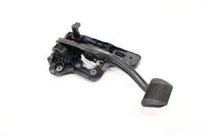 2020-2024 Chrysler Voyager Brake Pedal Assembly with Bracket and Sensor (Used OEM)