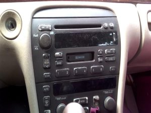 2002-2004 Cadillac Seville AM/FM Cassette CD Player Radio Assembly (Used OEM)