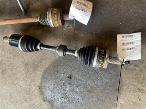 2014-2015 Kia Sorento Front Drive Axle Shaft Assembly - Left (Driver) (Used OEM)