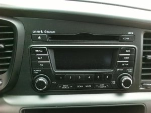2011-2013 Kia Optima AM FM CD MP3 Bluetooth Radio Receiver (Used OEM)