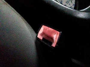 2006-2007 Ford Escape Gray Seat Belt Buckle - Front, Left (Driver) (Used OEM)