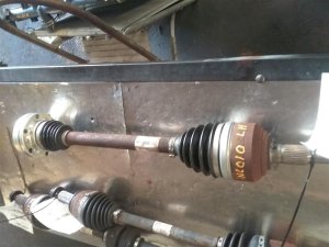 2008-2014 Cadillac CTS Rear Drive Axle Shaft - Left (Driver) (Used OEM)
