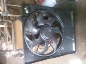 2006-2010 Kia Optima A/C Condenser Fan Motor and Shroud Assembly (Used OEM)