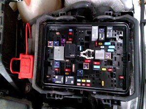 2017-2018 Chevrolet Malibu Engine Fuse Box (Used OEM)