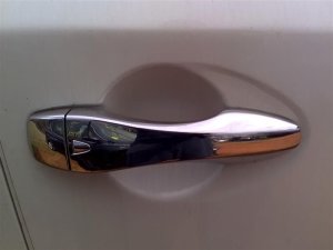 2013-2018 Nissan Altima White Chrome Exterior Door Handle Assembly - Front, Right (Passenger) (Used OEM)