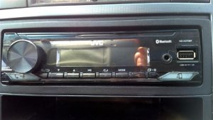 2007-2011 Hyundai Accent Tan JVC Aftermarket Radio KD-X270BT (Used OEM)