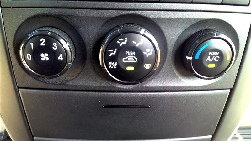 2003-2006 Kia Sorento Manual Temperature Control Module (Used OEM)