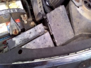 2013-2014 Nissan Altima Engine Fuse Box with Wiring Harness (Used OEM)