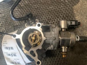 2015-2019 Volkswagen Golf Cylinder Head Mounted Vacuum Pump (Used OEM)