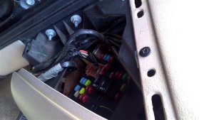 2003-2006 Chevrolet Tahoe Cabin Fuse Box (Used OEM)