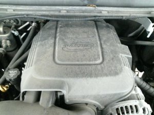 2007-2013 Chevrolet Avalanche V8 Engine Cover (Used OEM)