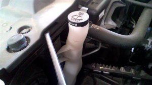  Chevrolet Silverado 3500 Washer Fluid Reservoir Assembly with Pump (Used OEM)