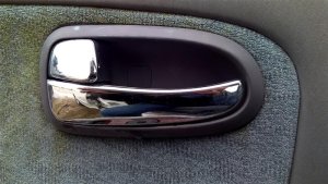 2006-2010 Kia Optima Chrome Chrome Interior Door Handle - Left (Driver) (Used OEM)