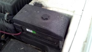 2002-2006 Kia Magentis Engine Fuse Box (Used OEM)