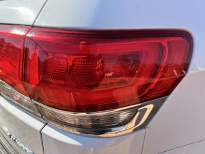 2014-2021 Jeep Grand Cherokee Chrome Quarter Panel Mounted Taillight Assembly - Right (Passenger) (Used OEM)