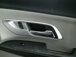 2010-2017 Chevrolet Equinox Interior Door Handle - Front, Right (Passenger) (Used OEM)