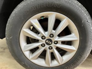 2019-2020 Kia Sorento 17x7 10-Spoke Silver Painted Alloy Wheel (Used OEM)