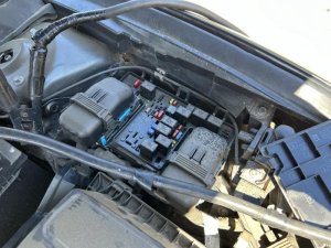 2015-2016 Ford Fusion Underhood Engine Fuse Box Assembly (Used OEM)