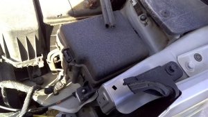 2016 Kia Soul Engine Fuse Box (Used OEM)