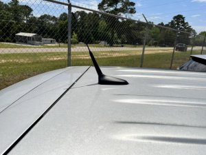2010-2012 Chevrolet Equinox White Roof Antenna (Used OEM)