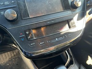 2013-2018 Toyota Avalon Automatic Dual-Zone Temperature Control Module (Used OEM)