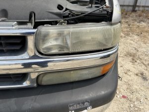 1999-2002 Chevrolet Silverado 2500 Headlight Assembly - Left (Driver) (Used OEM)