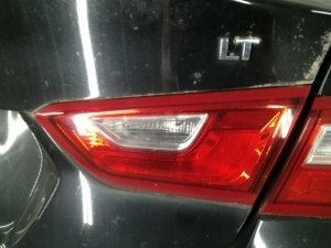 2016-2025 Chevrolet Malibu Decklid Mounted Taillight Assembly - Right (Passenger) (Used OEM)