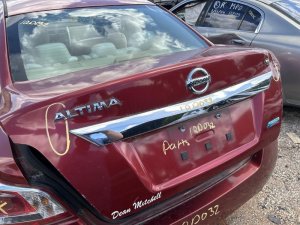 2013-2018 Nissan Altima Center High Mount Stop Light Bulb (Used OEM)