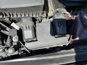 2013-2014 Ford Fusion Engine Fuse Box (Used OEM)
