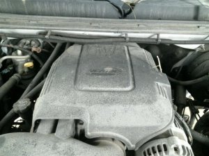2007-2013 Chevrolet Avalanche V8 Engine Cover (Used OEM)