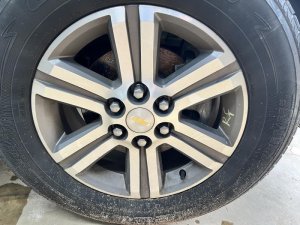 2015-2017 Chevrolet Traverse 18x7.5 6-Spoke Machined Charcoal Alloy Wheel (Used OEM)